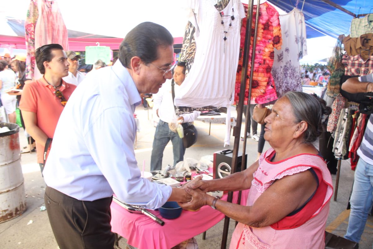 CaballeroSolano's tweet photo. Para construir un proyecto de gobierno es necesario escuchar primero a la gente. La comunidad de Chamilpa en #Cuernavaca ha sufrido las consecuencias de años de inseguridad y falta de empleo. Trabajando juntos vamos a transformar nuestro estado.
#MorelosEsNuestro #VíctorCaballero https://t.co/YRbFTrRQbR