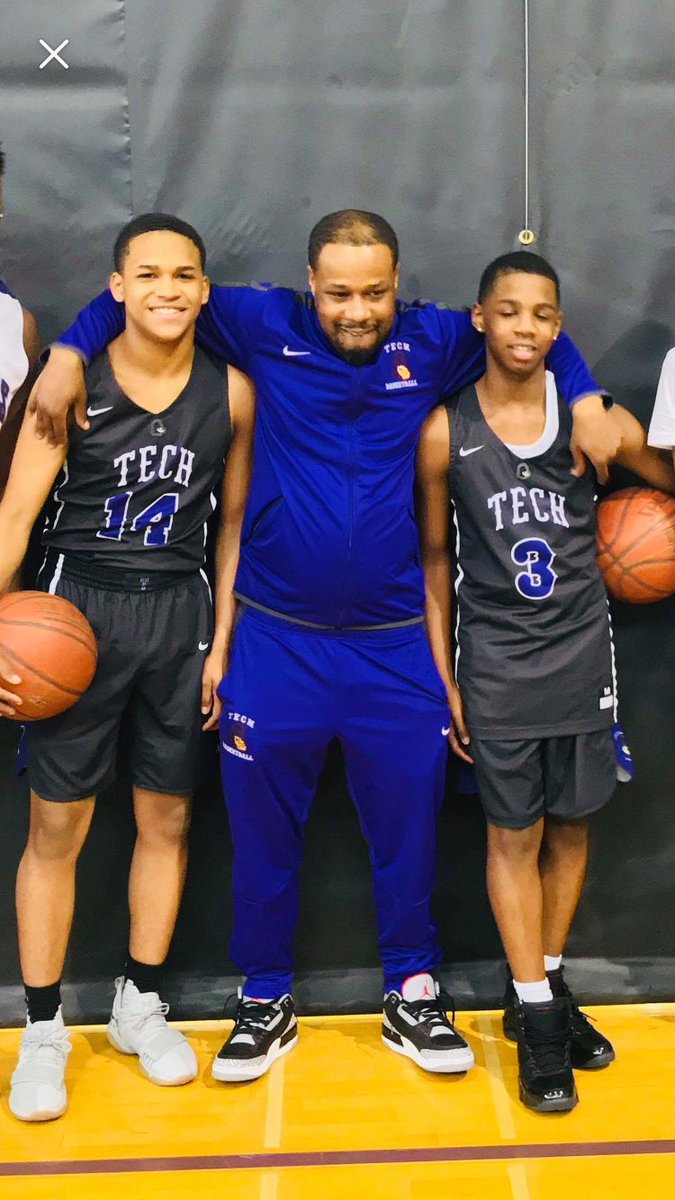 Shavarre3's tweet photo. Happy Birthday To one of the best coaches in city 🏀💯💪🏽 @Bradley_Tech_BB https://t.co/YqIKwuuWEo