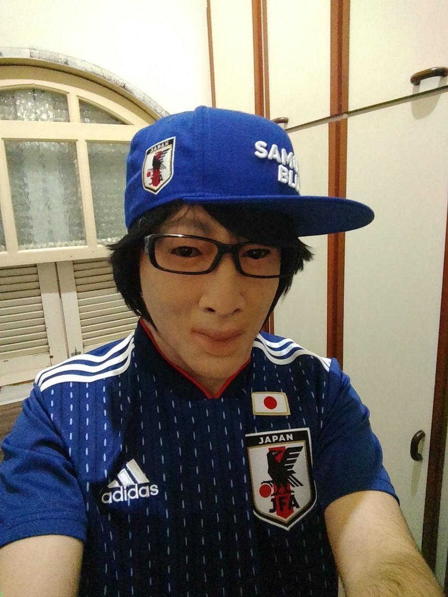 AndyVisage's tweet photo. Got a new hat to match my Japan shirt! 😉
#latexmask #malemask #malemasking #realisticmask #asianmask #masking #disguise #maskdisguise https://t.co/TQEsPq8egm