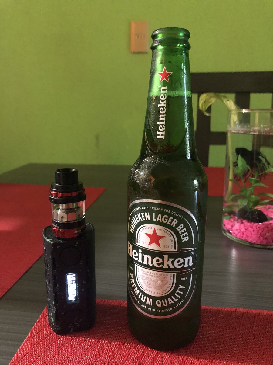 hug0ska's tweet photo. #DiaNacionaldelVapeo https://t.co/h9VnbJJbNK