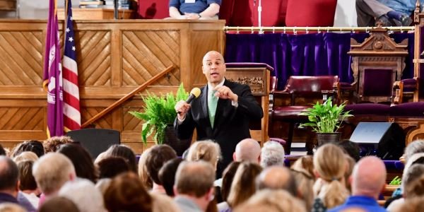 FestHomiletics's tweet photo. Listen to #Homiletics2018 remarks from U.S. Senator Elizabeth Warren and U.S. Senator Cory Booker on our blog! https://t.co/hyfFpFz04x