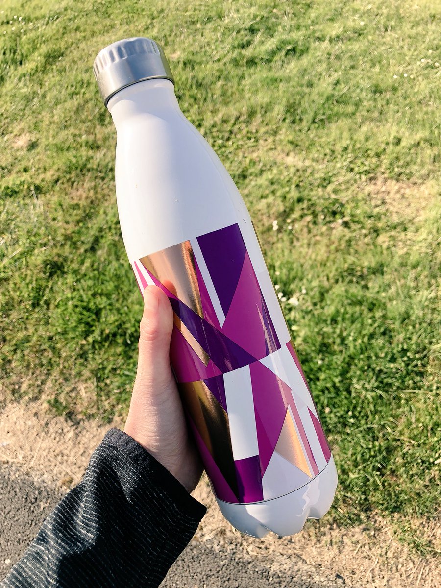 uoclimateaction's tweet photo. Summer is on its way! Stay hydrated while saving money and bring your own bottle! #staythirsty #waterbottlewednesday https://t.co/boKobZuS0i