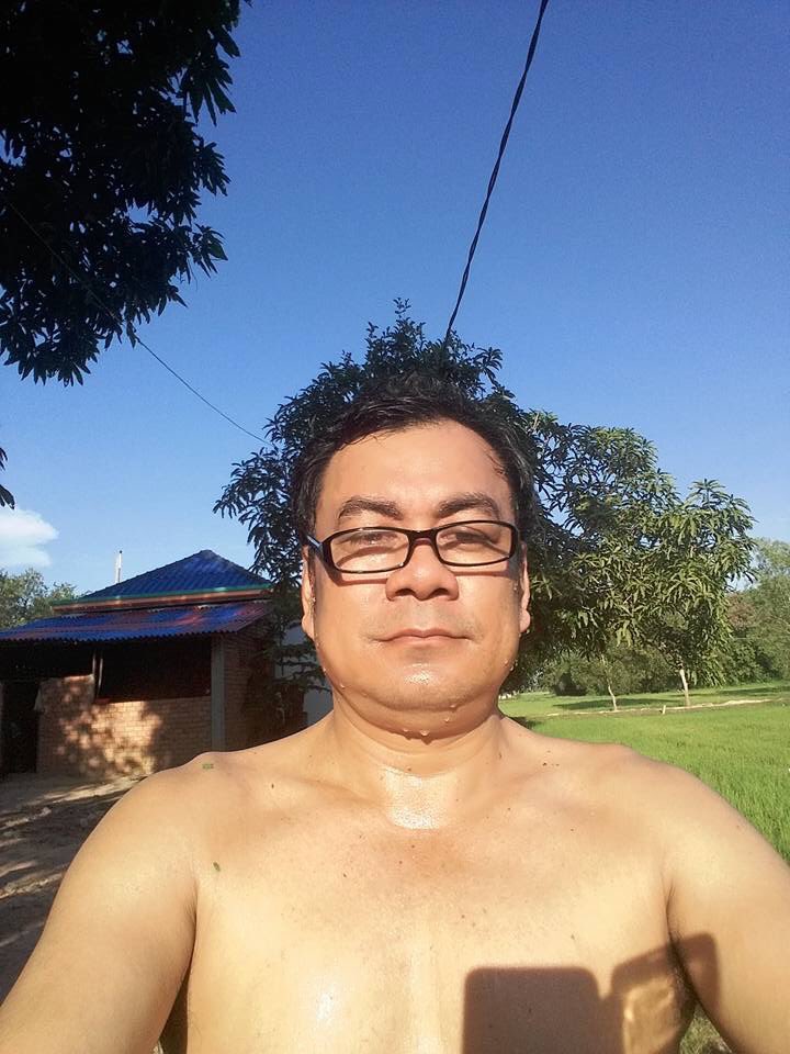 MwQxSvSfwY9ftFT's tweet photo. សាច់ប៉ាស្អាត់ណាស់អោយគាត់ចុយណាស់ https://t.co/vzn0wDuaFX