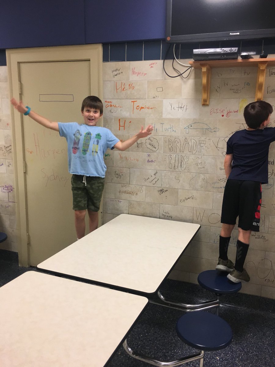 Bradfield209's tweet photo. Bradfield left a mark on these kids so they returned the favor! 🖍💙💛 #graffitiwasencouraged #signaway #pleasewriteonthewalls #saidnoteacherever #givethemasharpeeASAP #endofyearnostalgia #92yearsold #peopleofbradfield @Bradfield209 @BradfieldBold https://t.co/uRq1blSFq3