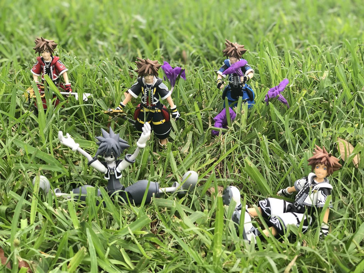 mad_5hundo's tweet photo. Mystery 1: How did I end up with so many? π€
Mystery 2: Why is Final Form Sora so tan?π€π€π€
#KingdomHearts #DatFaceDoe https://t.co/8EbXQMM0yR