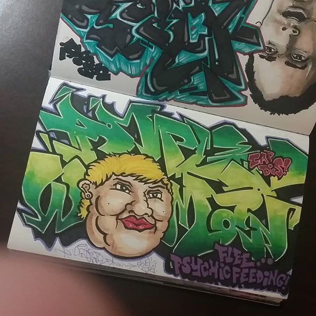 SATIRE_of_SEVS's tweet photo. Amplewoman! Flee! Psychic feeding!
#satire #sevscrew #sevs #dfs #dfscrew #graffiti #blackbook #sketch #drawing #captionthis #hcc #hipsoda #capdis #amplewoman #psychictalkusa https://t.co/z9395Lbs2m https://t.co/vONHkAJFIV