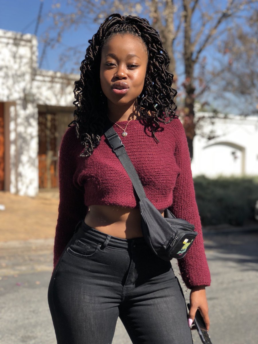 asamngqithi's tweet photo. A whole Gemini 😩💃🏼🎉 a whole snack😍🔥🔥🔥 happy birthday 🎉🎂🎊🎁🎈 God bless❤️ @Pharoahfi https://t.co/R63g0EXr9r