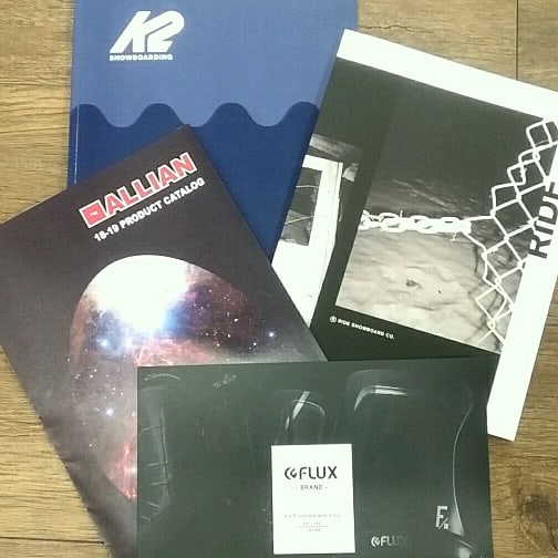 MdSnowboard's tweet photo. 2019来期モデルスノーボード ユーザーカタログ入荷中です!
#スノーボード #スノボ #御茶ノ水 #allian #k2snowboard #ridesnowboard #fluxbinding https://t.co/klUCin1aSW