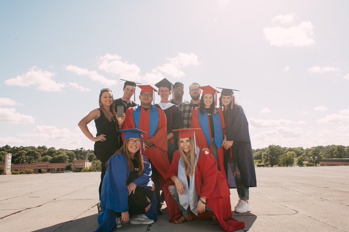 east_kendall19's tweet photo. These 4 years went by way too fast. Senior night was such a special night I will never forget. Thankful for all these amazing people God has placed into my life. Love y’all forever. #412stumin @FOUR12fam https://t.co/FGOPNHqapc