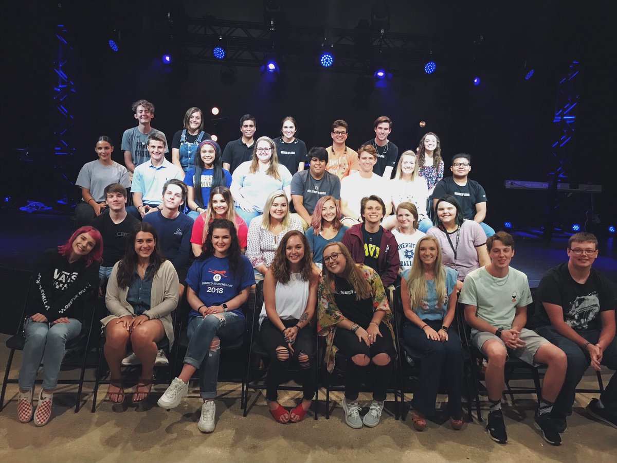 east_kendall19's tweet photo. These 4 years went by way too fast. Senior night was such a special night I will never forget. Thankful for all these amazing people God has placed into my life. Love y’all forever. #412stumin @FOUR12fam https://t.co/FGOPNHqapc