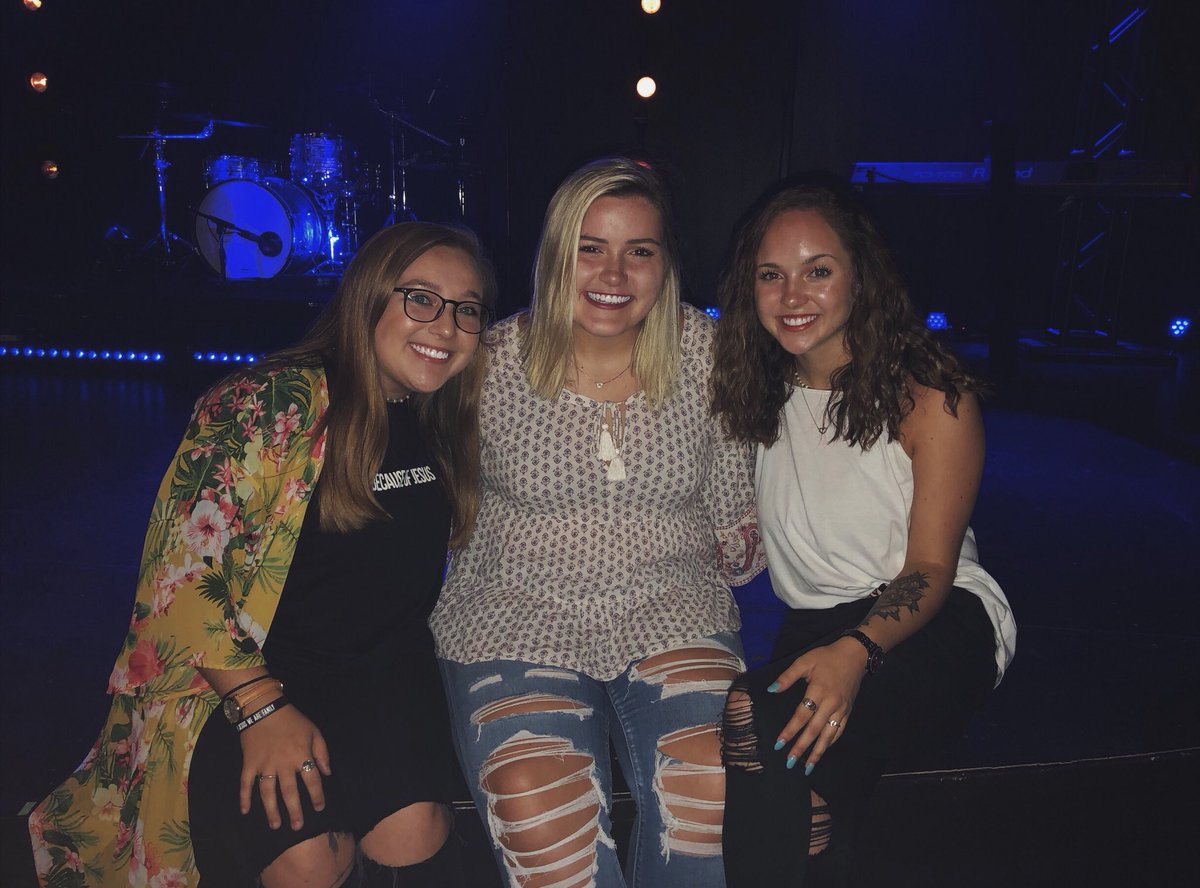 east_kendall19's tweet photo. These 4 years went by way too fast. Senior night was such a special night I will never forget. Thankful for all these amazing people God has placed into my life. Love y’all forever. #412stumin @FOUR12fam https://t.co/FGOPNHqapc