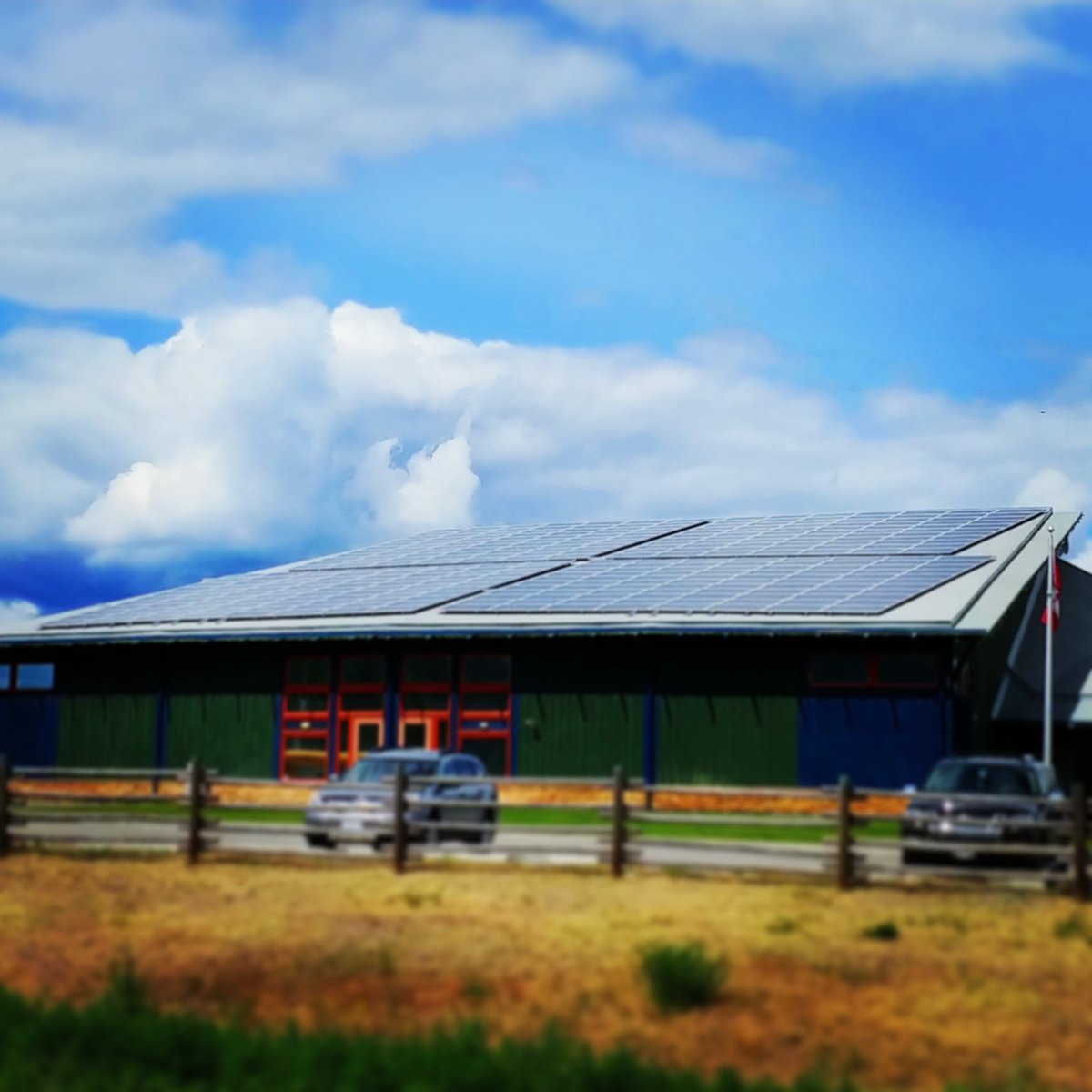 WDuskGroup's tweet photo. A nice view in Nlaka'pamux territory. #lnib #solar #bluesky #poweredbywdusk #indigenousenergy @Asambc https://t.co/FtgSYS9rQf
