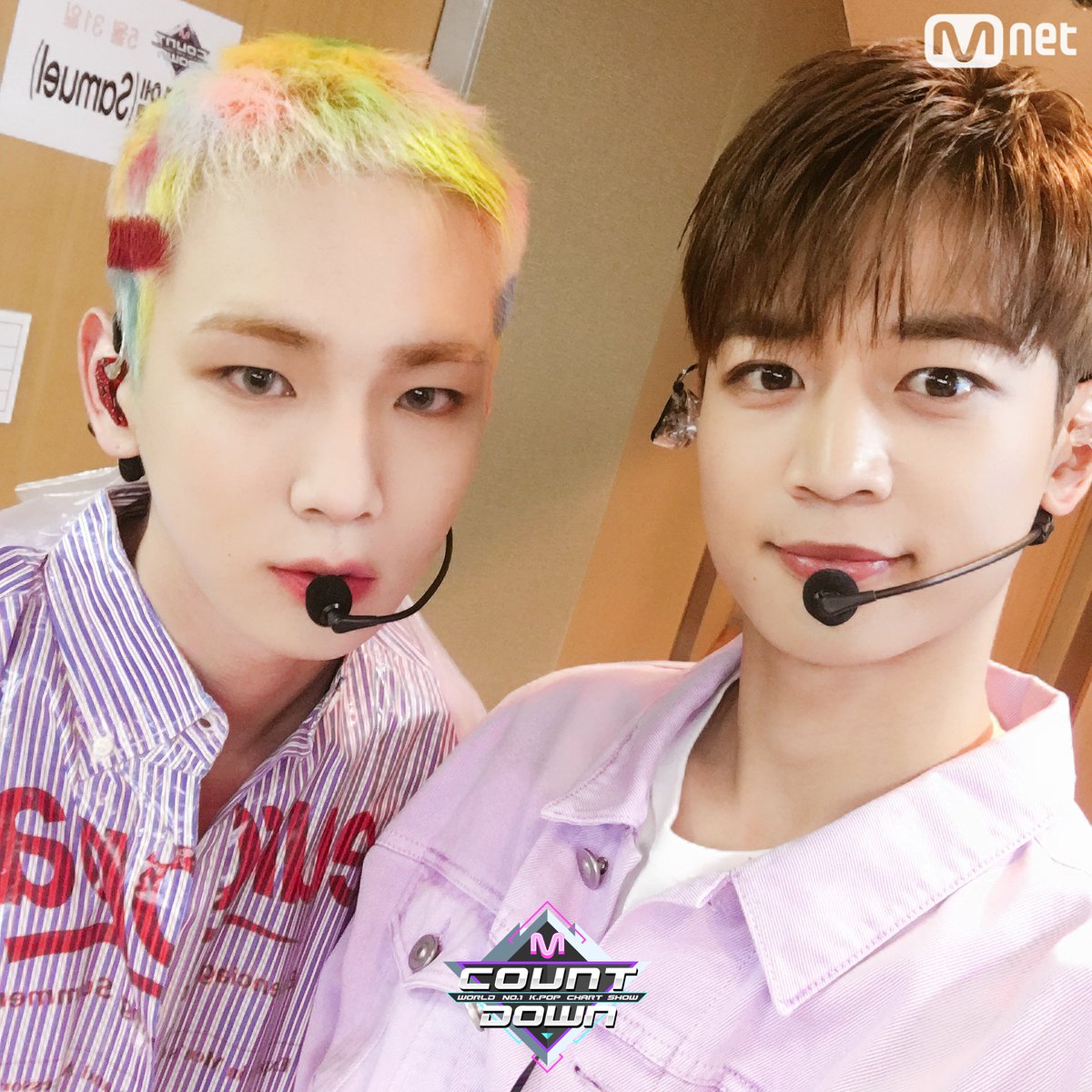MnetMcountdown's tweet photo. 올 해 데뷔 10주년을 맞은 #샤이니 #키 #민호 군! 세상에나 ㅠㅠ 마치 어제 데뷔 한 것처럼 청량하고 상큼하고 멋지고 난리난 이분들이 잠시 후 6시 #엠카운트다운 최초공개로 여러분을 찾아갑니다!  샤이니월드 여러분! 이따가 마중나갈게요! #엠Key운트다운 파이팅! https://t.co/Iv5dlwFXTO