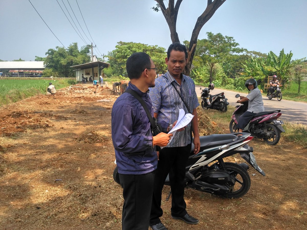Rahman83960533's tweet photo. Gas pencairan pelaksanaan DD 2018 dengan kegiatan lanjutan kios desa.dlm rangka menekan PAD desa Bandengan yang lebih meningkat...
#JelajahDesa2018 
#tppiJateng
@jokowi 
@EkoSandjojo 
@AhmadErani 
@anwsanusi 
@fachrilabalado 
@FKPDJATENG https://t.co/pjoGZogxoL