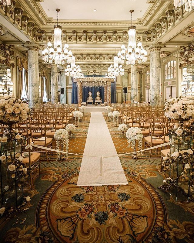 Events_By_C's tweet photo. The gorgeous Crystal Ballroom at @willard_intercontinentaldc dressed up by @sarahkhaneventstyling 😍 Photo @erumrizviweddings https://t.co/i1zaquK3K4 https://t.co/KXSWzTxhWQ