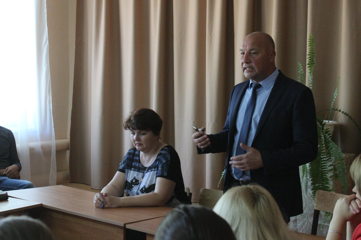 levshin_glava's tweet photo. Встреча с участниками экологического движения "Кто, если не мы". Ребята уже начали свою деятельность, проводили субботник. Планируют выйти на уборку 1 июня. https://t.co/IVX3Znk18X