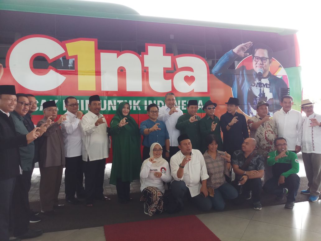 Masih dalam rangka mendampingi agenda safari Ramdhan dengan Ketum Cak Imin cawapres 2019. Semoga menjadi safar ibadah dalam menebar kebaikan dan kemaslahatan ummat.Untuk kesuksesan ketum kita dan PKB kedepan.
#SafariRamadhanCakImin
#CakIminCawapres2019
#SuksesPKB1 <a href="/wildatus86/">wilda tusururoh</a>