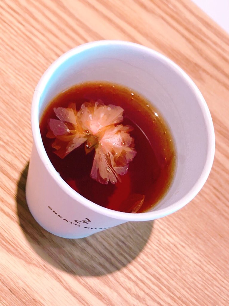 KimitodoT's tweet photo. コラボカフェチケット販売中です。
13:30より商品ご提供開始します～！！
ドリンクは、「ブレスクアド」にてご提供ですよ♪
＃君に届け展　＃別冊マーガレット https://t.co/LyAvSVLdj5