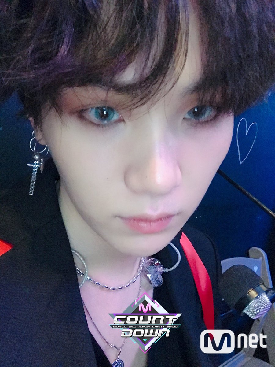 minspics's tweet image. He's so handsome