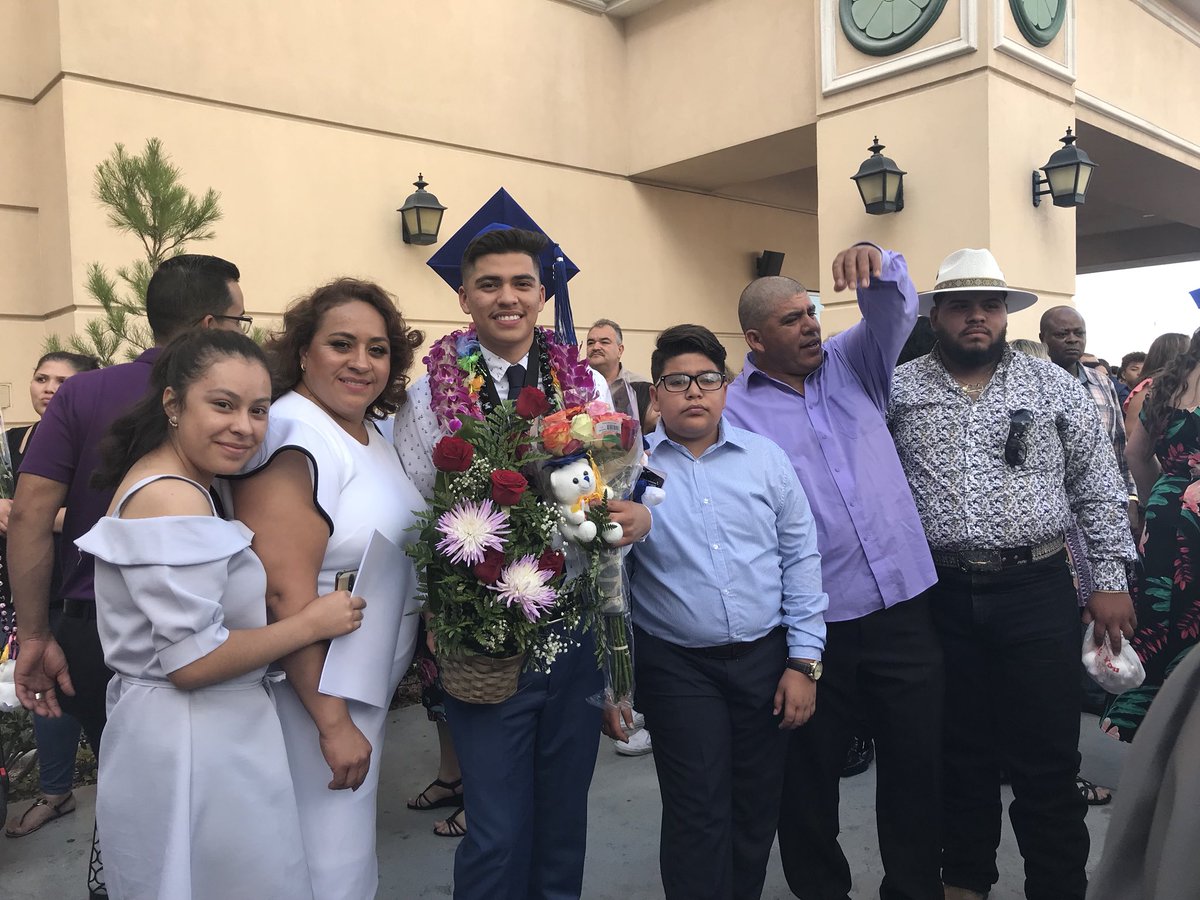 briantin_'s tweet photo. My family and friends deserve more than that adidas press run.. #classof2018 https://t.co/5CzFWI29NW