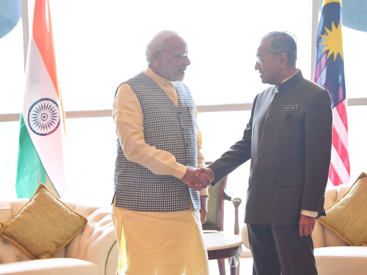 narendramodi's tweet photo. Saya bergembira untuk bertemu Tun Dr Mahathir Mohamad. Saya berterima kasih kepadanya untuk sambutan yang baik. Kami mengadakan perbincangan yang produktif untuk memperkukuhkan lagi kerjasama di antara India-Malaysia. @chedetofficial https://t.co/aexSRWIXdD