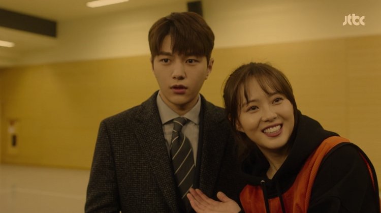 kdramafighting's tweet photo. Definitely spent the week watching ALL the new premieres. #Sketch is a winner, #AboutTime is meh, #MissHammurabi was surprisingly good (minus the overwhelming Disneyland-ride theme music), and #Undateables is #HwangJungEum being the same character—again. https://t.co/ohVCi1qGbK https://t.co/16jzk21P33