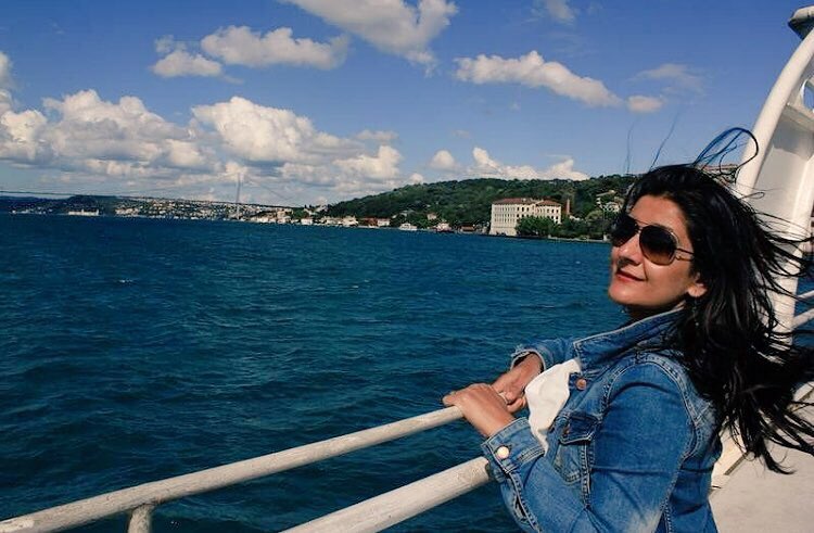 shatakshi_1's tweet photo. Time is like a river.
You cannot touch the same water again.
The flow that has passed will never pass again.
Enjoy each and every moment of your #Life π
#BosphorusCruise #Istanbul #Turkey #ThrowbackThursday #SameTimeAnotherYear #FacebookMemory https://t.co/GYCeBD1VUm