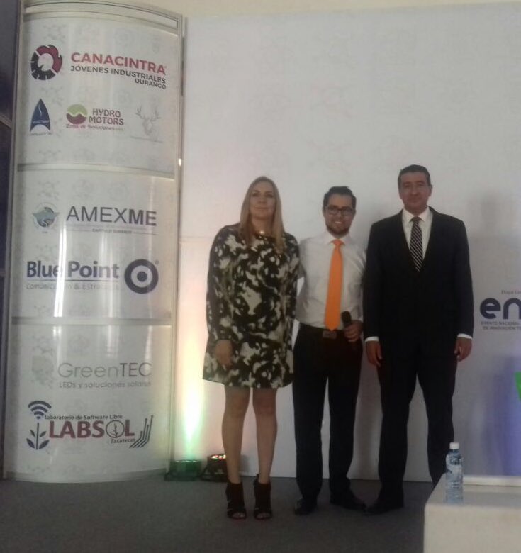 rodcastm's tweet photo. El día de hoy tuve el honor impartir la conferencia de apertura del #BitCamp2018 en #Durango , titulada “Innovar para Transformar”. Agradezco la invitación por parte de la Presidente de @CANACINTRA_Dgo Magdalena Gaucin. Felicidades Durango por este gran evento. @CANACINTRAMex https://t.co/bPZ8m11Mjw