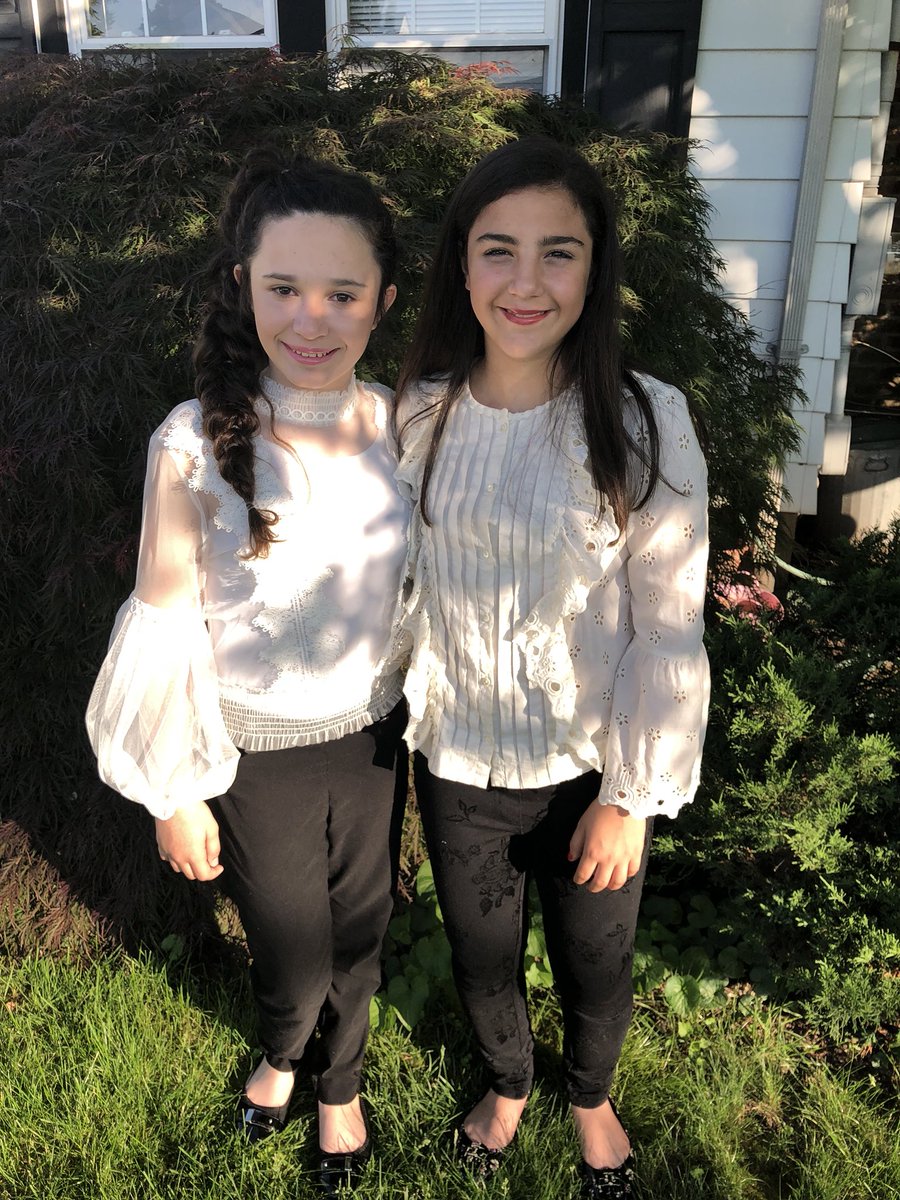 BreezeAva's tweet photo. Me and my bff Lizzie before our chorus concert! #music #singer #singers #vocalist #actor #model #NY https://t.co/pJYnPLofyh