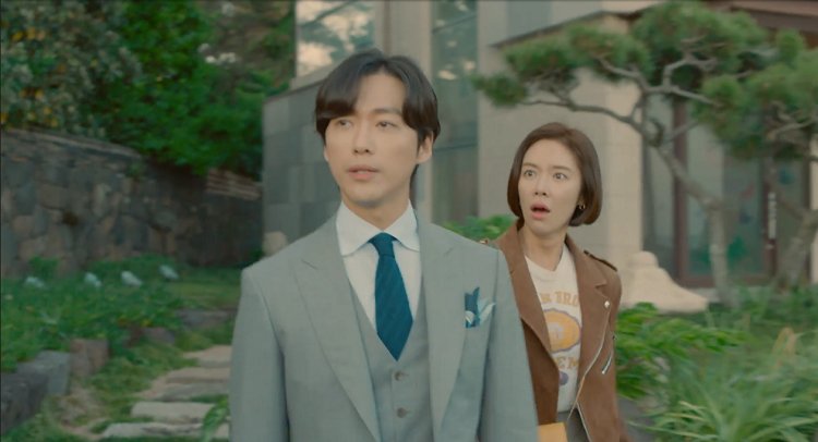 kdramafighting's tweet photo. Definitely spent the week watching ALL the new premieres. #Sketch is a winner, #AboutTime is meh, #MissHammurabi was surprisingly good (minus the overwhelming Disneyland-ride theme music), and #Undateables is #HwangJungEum being the same character—again. https://t.co/ohVCi1qGbK https://t.co/16jzk21P33