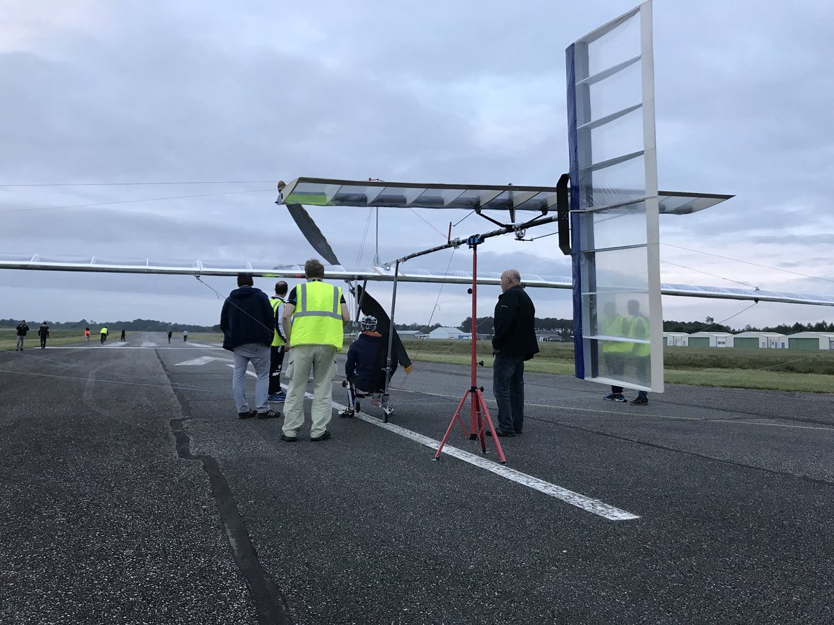 BromptonPilot's tweet photo. Instants historiques en #France #HumanImpulse #HPV @AeroSociety https://t.co/DyJzrNNxPa