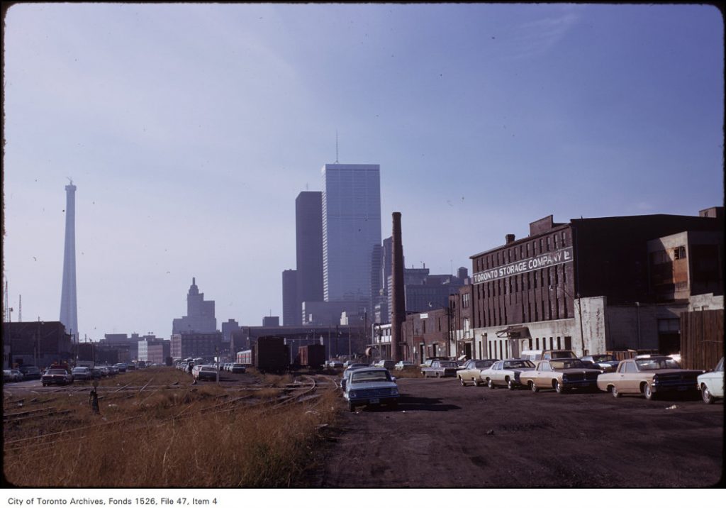BuzzBuzzHome's tweet photo. 17 flashback photos from 1970s #Toronto: https://t.co/Db2C6tChV0 https://t.co/yezp5hpXIU