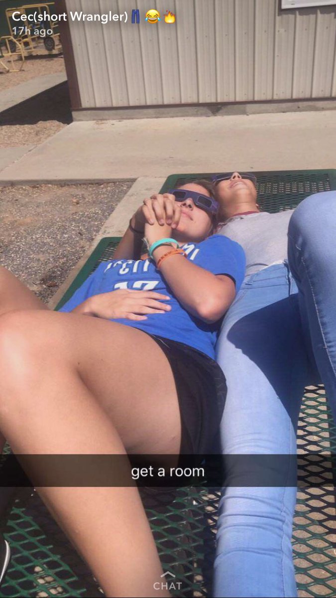 sienna_hooser3's tweet photo. @ashlayeeeee I don't think anyone has had a cooler date! #solareclipsedate https://t.co/lAwdEZVCVL