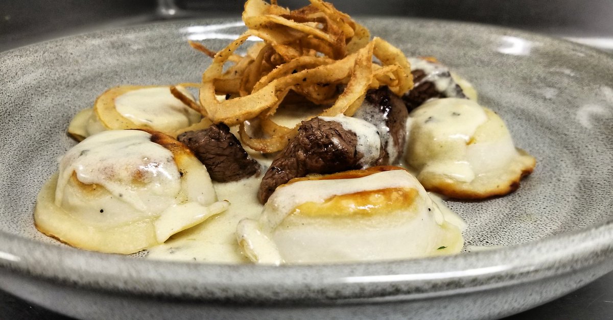 talbots_taproom's tweet photo. #allwedois
#styleandprofile https://t.co/Pqz2df9wHD