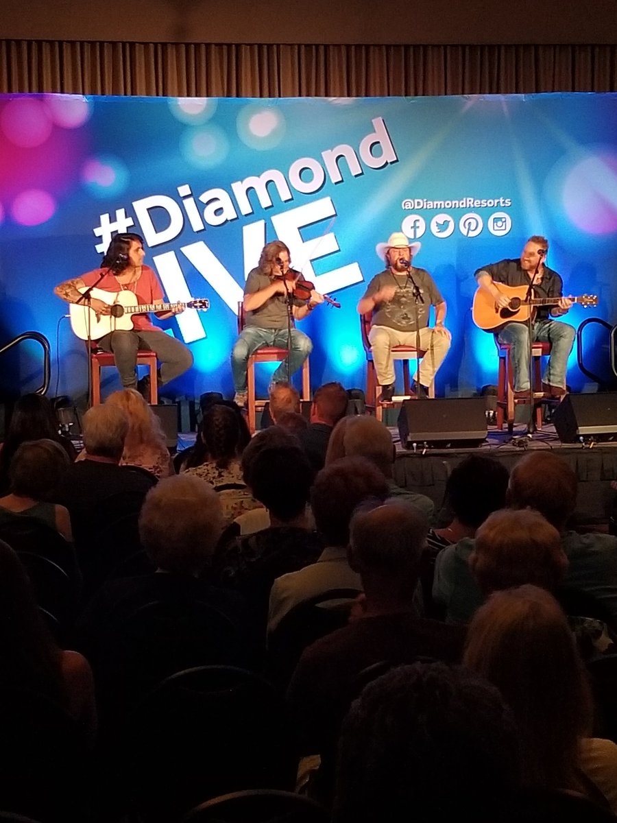 Russell16308803's tweet photo. Big night in Branson with Colt Ford rocking the house!!!!!!!!!! https://t.co/3FsLfsFAa0