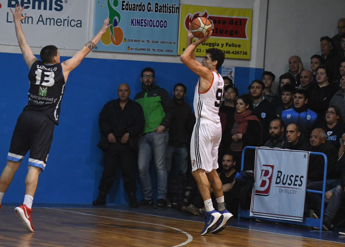 RiverPlate's tweet photo. #Básquet 🏀

📸 River visita a Racing de Chivilcoy por el primer cruce de semifinales del Torneo Federal. https://t.co/6o6BGcdvvL