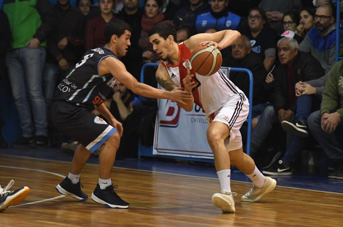 RiverPlate's tweet photo. #Básquet 🏀

📸 River visita a Racing de Chivilcoy por el primer cruce de semifinales del Torneo Federal. https://t.co/6o6BGcdvvL