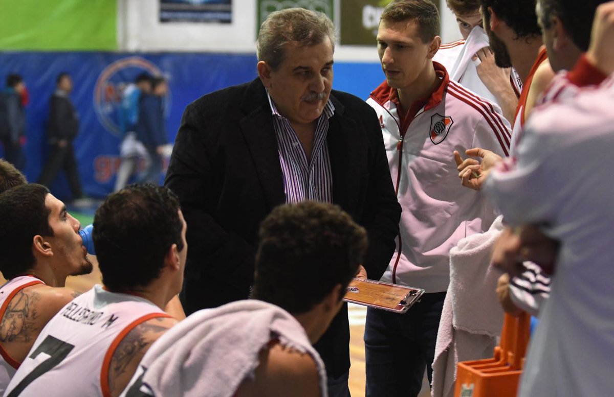 RiverPlate's tweet photo. #Básquet 🏀

📸 River visita a Racing de Chivilcoy por el primer cruce de semifinales del Torneo Federal. https://t.co/6o6BGcdvvL