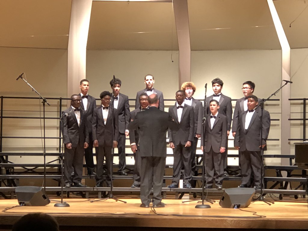 justindavidwilk's tweet photo. Great end of the year choral performance @PotomacPanther @PotomacYearbook some outstanding solo performances from very talented seniors @2018Potomac @StephensonEd @PWCSNews #PWCSClassof2018 https://t.co/vWS95Zr8LO