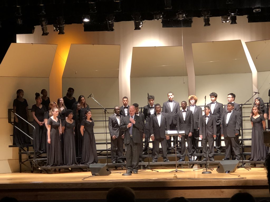 justindavidwilk's tweet photo. Great end of the year choral performance @PotomacPanther @PotomacYearbook some outstanding solo performances from very talented seniors @2018Potomac @StephensonEd @PWCSNews #PWCSClassof2018 https://t.co/vWS95Zr8LO