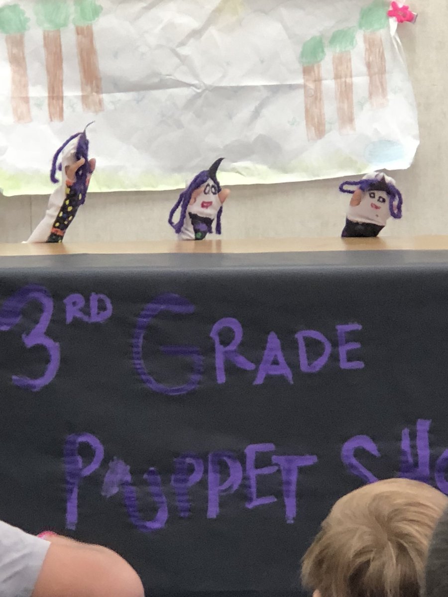 JKniseley1's tweet photo. Student created screenplays, puppets, sets, and props for their kinder buddies to enjoy!  Thx @mrsGerstman!  #FSS_STEM. #fuesd https://t.co/CimtelOvuN