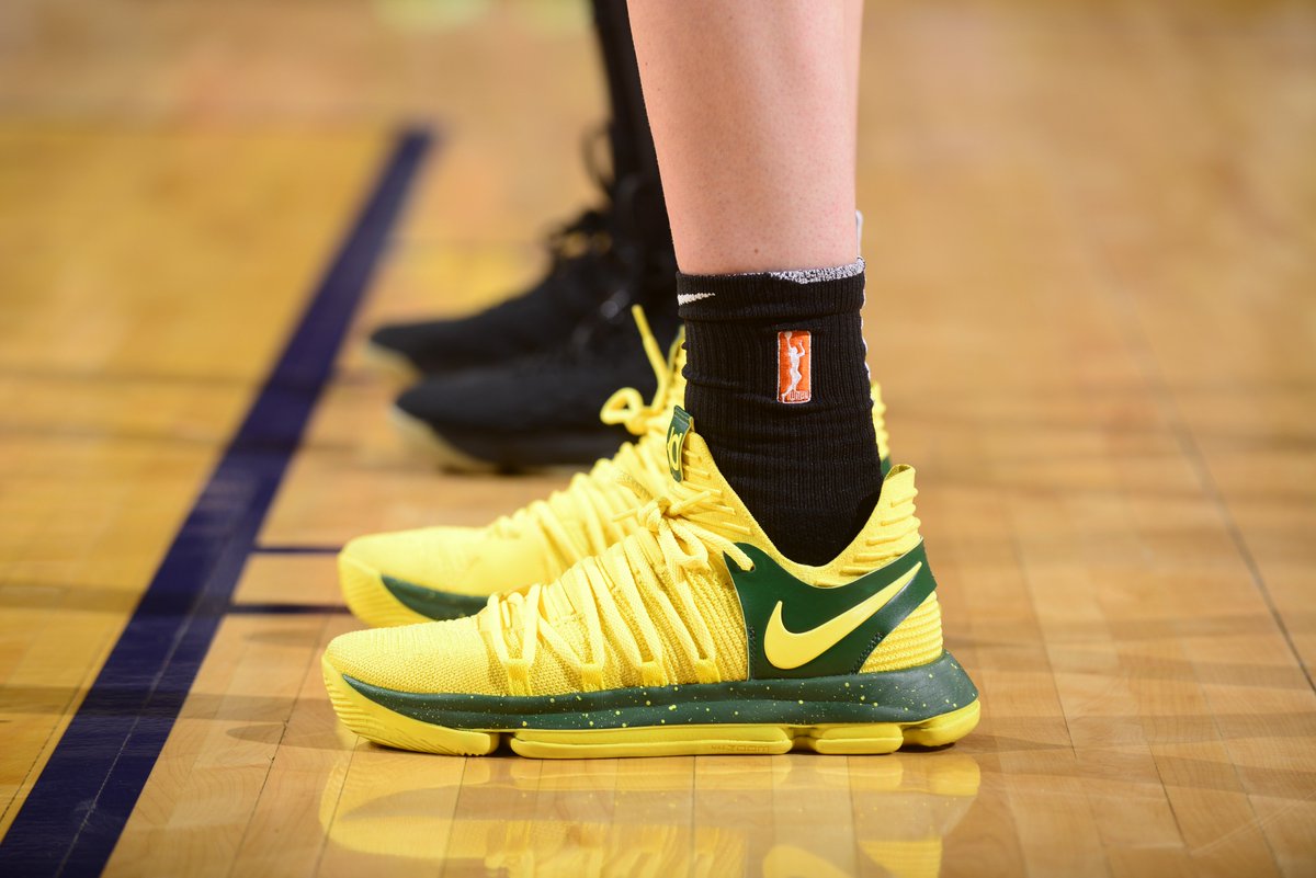 WNBA's tweet photo. Sneaker game this season has been 🔥🔥

Check out some of the best #WNBAkicks we've seen so far this year  👉 https://t.co/UOLM73Ul6G https://t.co/qdDbAjYdm0