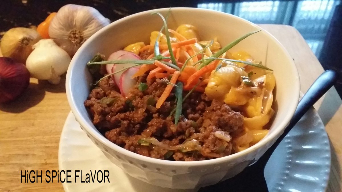 highspicegrill's tweet photo. Lunch Bowl Specials from #5.99 with a drink.
.
.on iG: @HighSpiceGrill #highspicegrill
#stayspiced #creamymacandcheese #macandcheese #lunchbowl #lunchspecial #jamaicajamaica #lunchspecials #westindian #caribbeantwitter #yardie #caribbeanfood #jamaicanfood https://t.co/yB7hX198K5