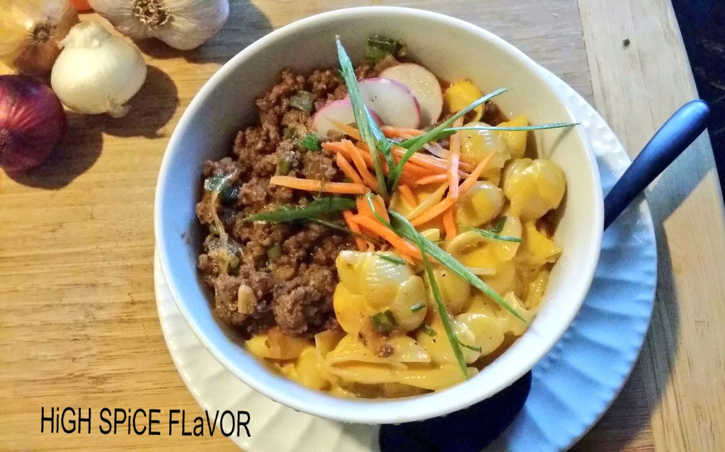 highspicegrill's tweet photo. Lunch Bowl Specials from #5.99 with a drink.
.
.on iG: @HighSpiceGrill #highspicegrill
#stayspiced #creamymacandcheese #macandcheese #lunchbowl #lunchspecial #jamaicajamaica #lunchspecials #westindian #caribbeantwitter #yardie #caribbeanfood #jamaicanfood https://t.co/yB7hX198K5