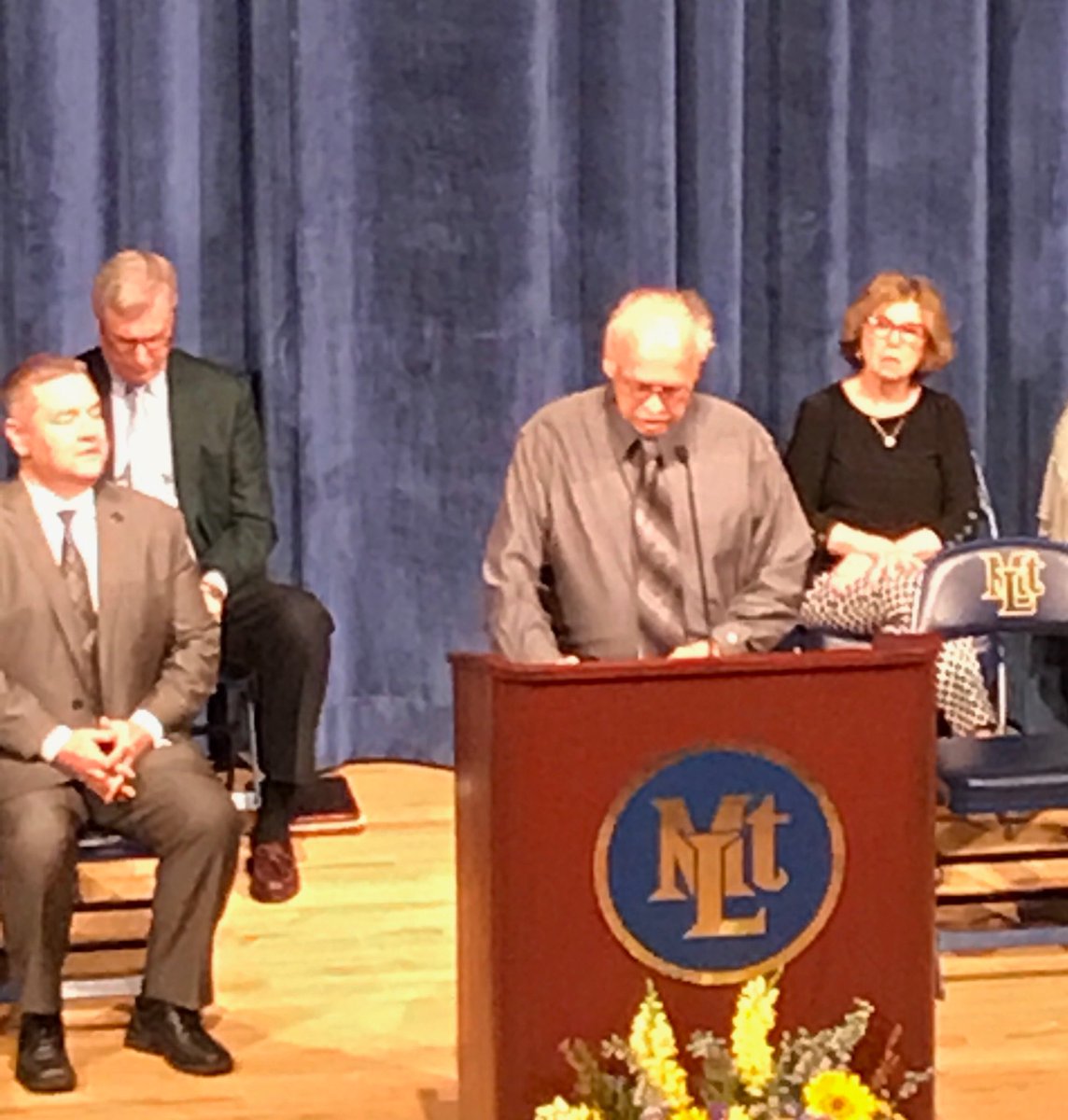Ronald_P_Davis's tweet photo. #leboproud as Mr. Tim presents the Washington Elementary Scholarship at the MTLHS Awards ceremony. @MNelsonWESMTLSD https://t.co/GlTblq5jwO