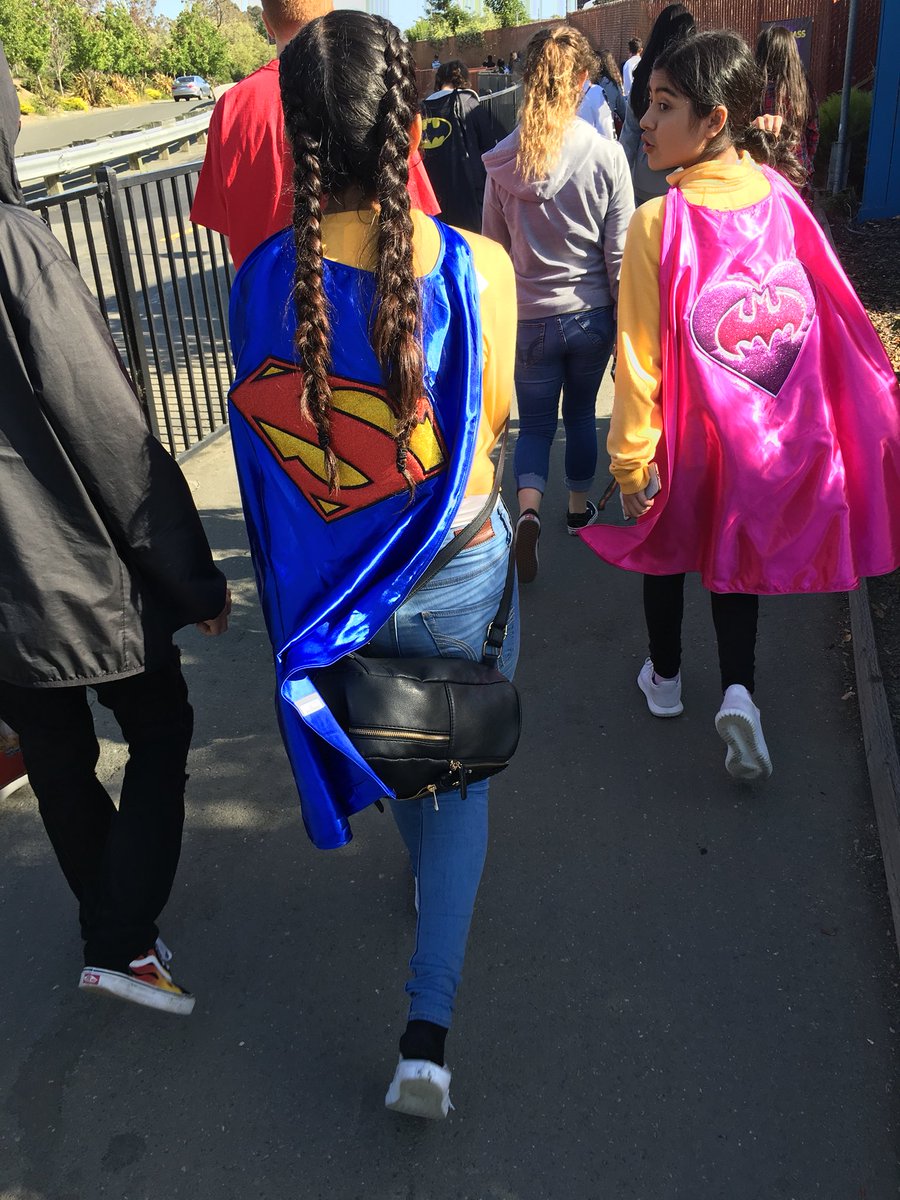 cacooper703's tweet photo. 8th grade Oak Grove superheroes at Six Flags. Great kids. Great day. https://t.co/aAKKS0oT1G