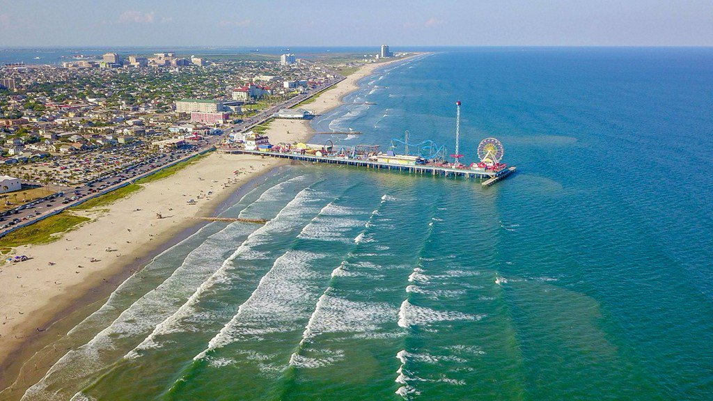12NewsNow's tweet photo. Aerial photos of incredible blue, clear water in Galveston https://t.co/JzIwqJ7nnP https://t.co/RJ5iuEJipZ