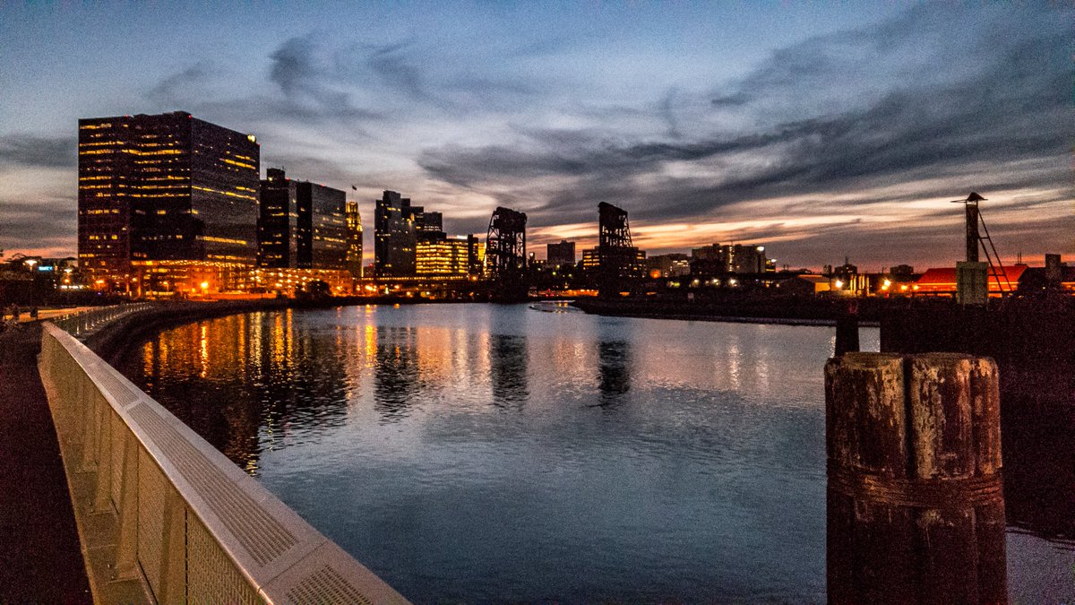 TheJDPardo's tweet photo. These shots of Newark really show its beauty. https://t.co/A8Htr0cRIO