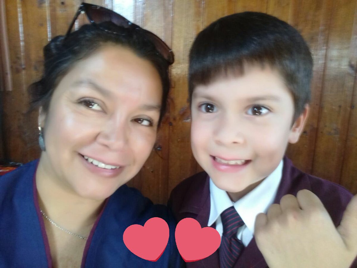 bonny175378's tweet photo. Ella es la profesora Loreto Aravena nos apoya 100% gracias a su cariño el es feliz en su colegio"normal" #InclusionParaTodaUnaVida #profesor100% #asperguers @claudiaaldanas @AsociacionASPAU @AutismoDiario #mifeliz #graciasatí #somosmasfelices gracias a su entrega...otra cosaaaaa https://t.co/AtThIrDqc9