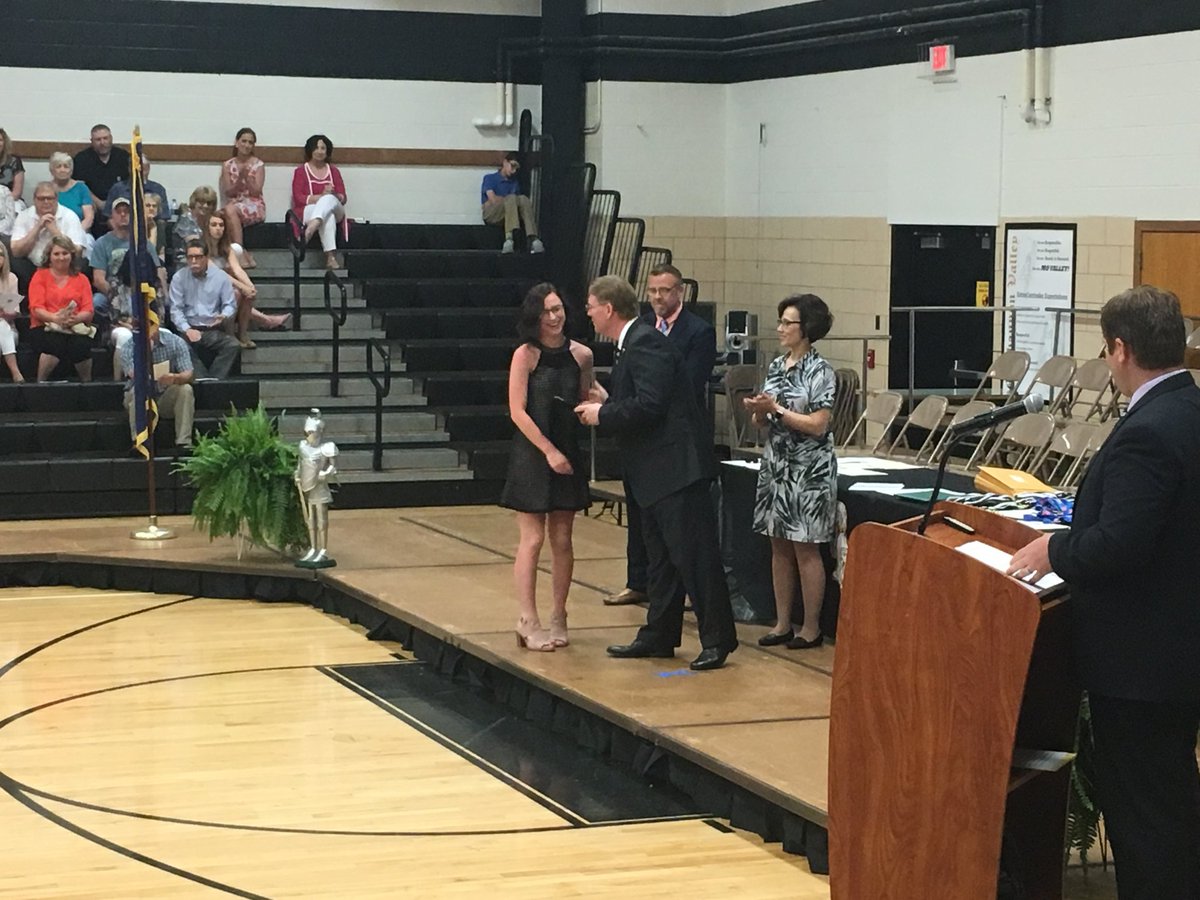 JohnZesiger's tweet photo. Congratulations to all the @MV_Knights Academic & Scholarship Award winners, and thank you to all the parents, guardians, & families for supporting our students academic endeavors ๐ #MVProud #PuttingAcademicsFirst https://t.co/xhLryQJcre